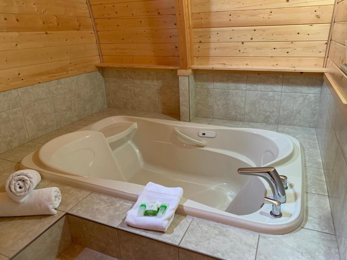 Oyster Bay Resort Кембъл Ривър Екстериор снимка